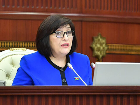 Milli Məclisdə Tehrandakı terror pislənildi