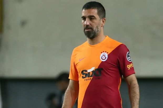 Arda Turandan zəlzələ qurbanları üçün dünyaya yardım çağırışı Arda Turandan zəlzələ qurbanları üçün dünyaya yardım çağırışı
