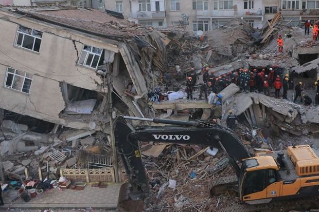 Türkiyədəki azərbaycanlı tələbələr niyə təxliyə edilmir? Türkiyədəki azərbaycanlı tələbələr niyə təxliyə edilmir?