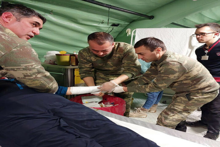 Hərbi həkimlərimiz Kahramanmaraşda 25 nəfəri əməliyyat edib Hərbi həkimlərimiz Kahramanmaraşda 25 nəfəri əməliyyat edib