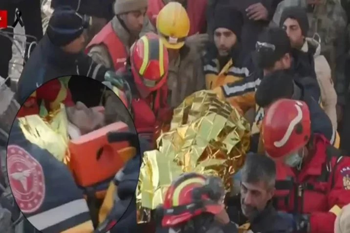 Türkiyədə dağınttılar altından 149 saatdan sonra 35 yaşlı kişi sağ olaraq xilas edilib