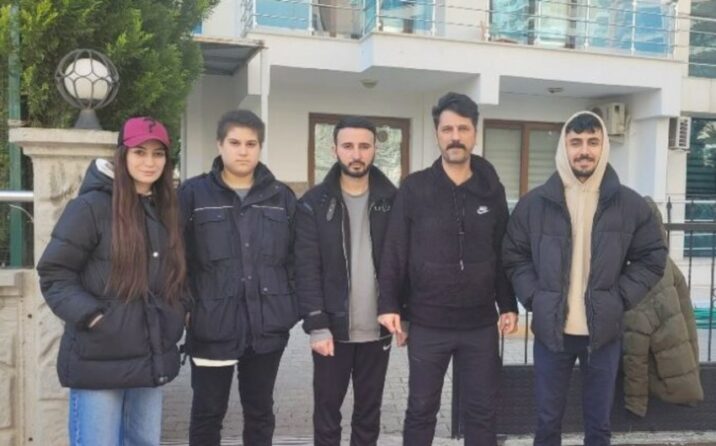 Türkiyədə zəlzələdən sağ çıxan azərbaycanlıya sığınacaq verilib Türkiyədə zəlzələdən sağ çıxan azərbaycanlıya sığınacaq verilib