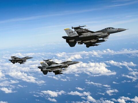 NATO Ukraynaya döyüş təyyarələri verəcəkmi?