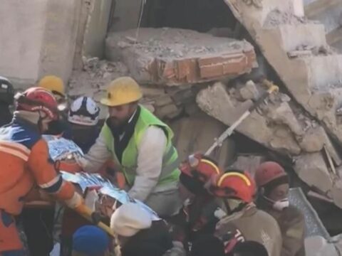 21 yaşlı qadın xilas edildi