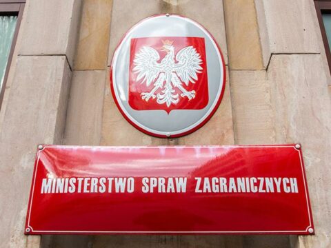 Polşa XİN Rusiya məzunlarını işdən çıxardı