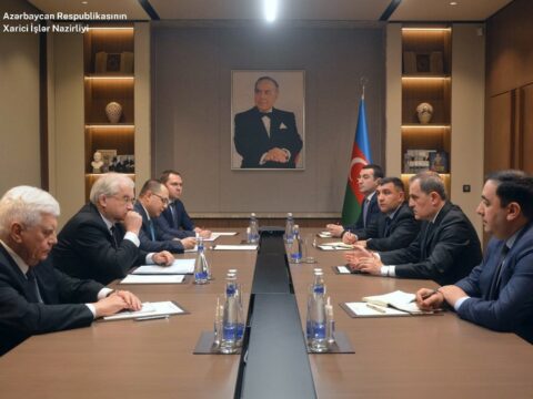 Ceyhun Bayramov Xovayevlə Laçın yolunu müzakirə etdi 