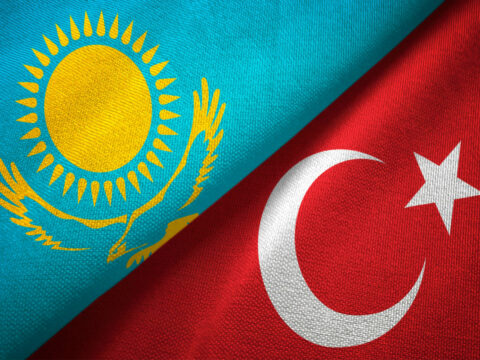 Qazaxıstan Türkiyəyə 55 ton humanitar yardım göndərəcək