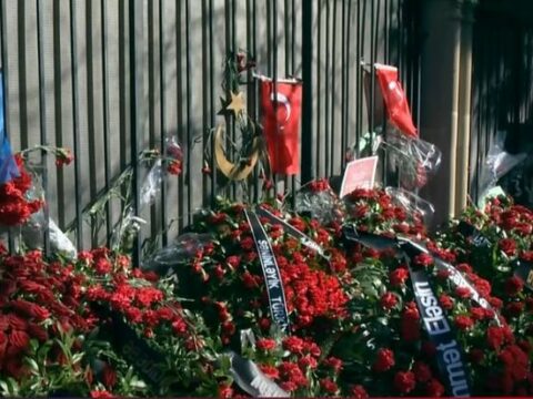 Türkiyə səfirliyində hər kəsi duyğulandıran rəsm