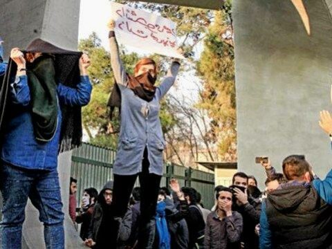 “Azərbaycanlılar İranın əsarətindən xilas olmaq, Güney Azərbaycan dövlətini yaratmaq istəyir”