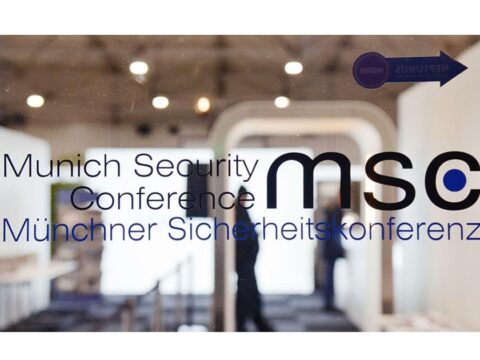 Müharibədən sonrakı ilk konfrans nələr vəd edir?