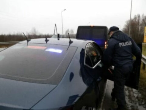 Latviyada sərxoş sürücülərin avtomobilləri müsadirə edilərək Ukraynaya veriləcək