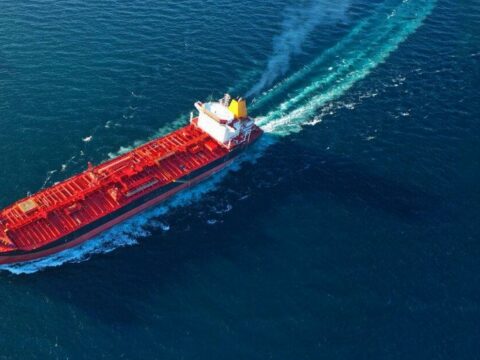 İran Fars körfəzində İsrail tankerinə hücum edib