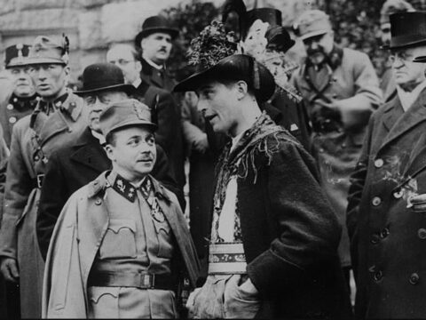 Avstriyanı qorumağa çalışan faşist – Dolfus faşist Mussoliniyə güvənərək faşist Hitlerə dirəşib