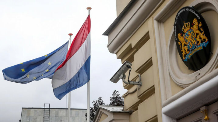 Niderland rus diplomatları ölkədən qovur