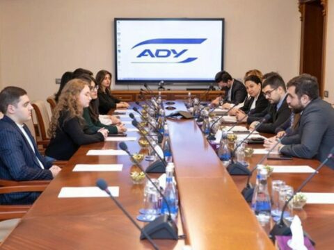 ‘’Azərbaycan Dəmir Yolları’’ QSC-də ADA Universitetinin 10 tələbəsinə sertifikatlar təqdim olunub