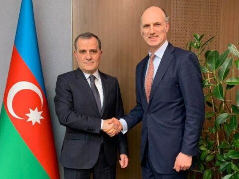 Ceyhun Bayramov britaniyalı nazirlə görüşdü