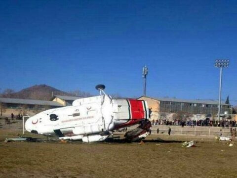 İranda nazirin olduğu helikopter qəzaya uğradı