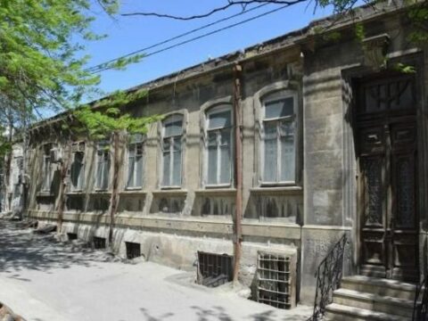 Bakıdakı tarixi bina sökülür? – FOTO
