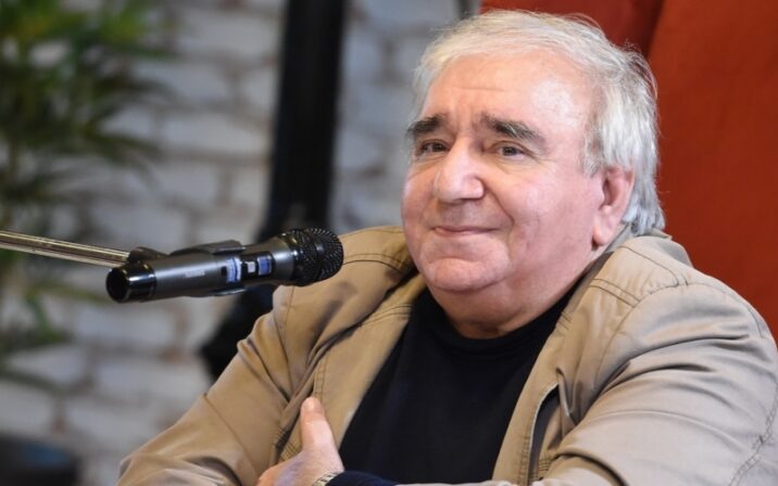 “Onun dünyayla mənim misralarımla vidalaşmağından çox təsirləndim…”