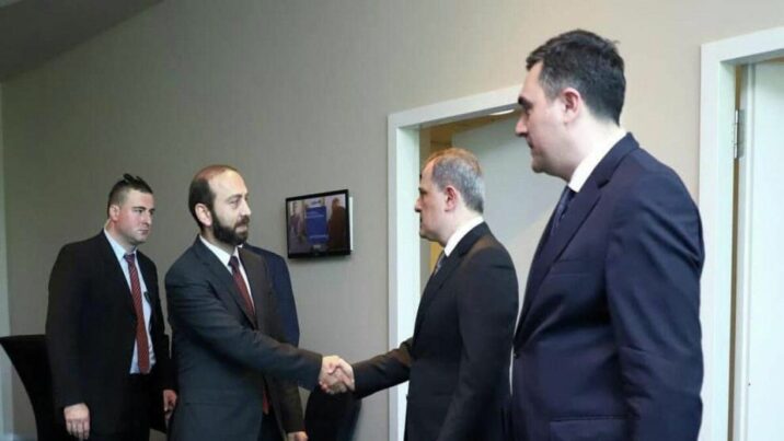 Onlayn diplomatiya: Vasitəçisiz ilk təmas Onlayn diplomatiya: Vasitəçisiz ilk təmas