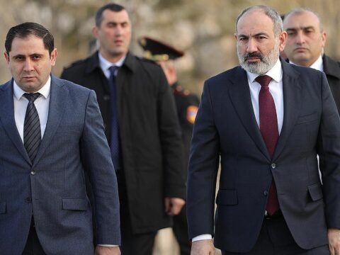 Ermənistan müdafiə naziri işdən çıxarılacaq