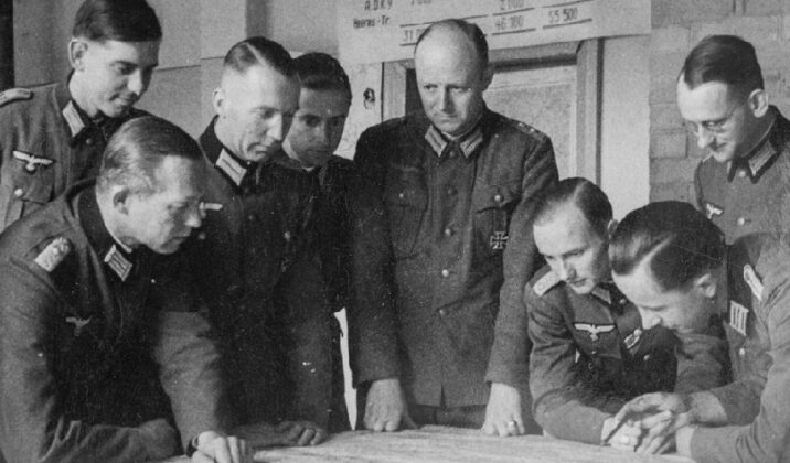 Hitlerin qəsdinə 3 dəfə duran general – Treskov yoldaşlarını ələ verməmək üçün özünü qurban verib Hitlerin qəsdinə 3 dəfə duran general – Treskov yoldaşlarını ələ verməmək üçün özünü qurban verib
