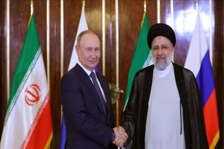 Putin İbrahim Rəisi ilə danışıqlar apardı Putin İbrahim Rəisi ilə danışıqlar apardı