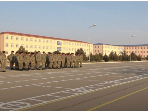 Əlahiddə Ümumqoşun Orduda komandirlərə məşğələlər keçirilir
