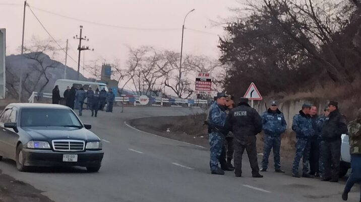 Xankəndində Volkovun istefası və haykları silahlandırmaq tələbləri səsləndi… Xankəndində Volkovun istefası və haykları silahlandırmaq tələbləri səsləndi…