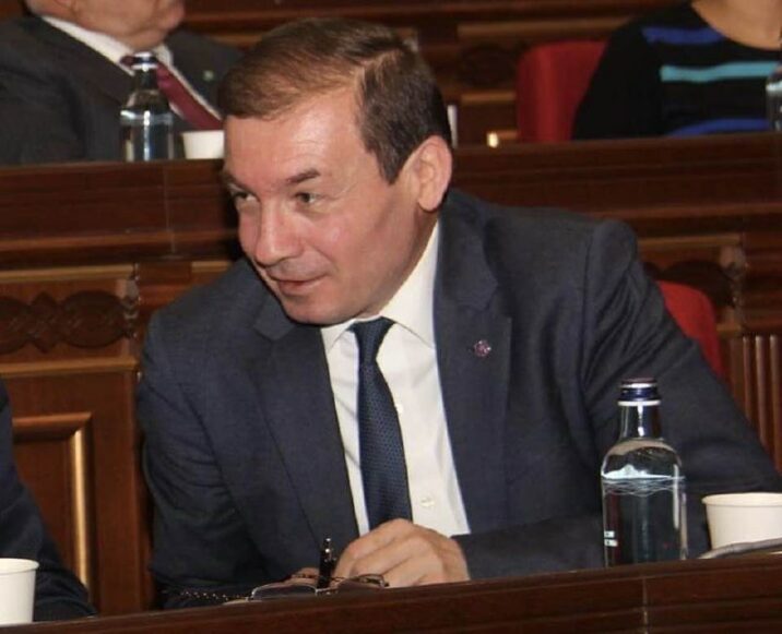 Ermənistanda yüksək vəzifə daşımış şəxs öldü Ermənistanda yüksək vəzifə daşımış şəxs öldü