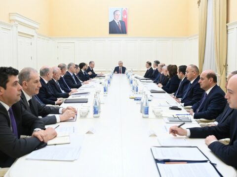 Əli Əhmədov məmurları iclasa topladı