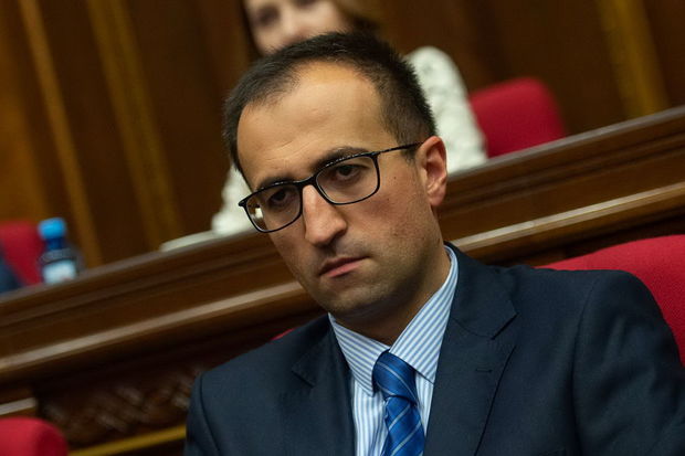 İrəvanın vitse-merinin ardınca hakim partiyadan olan deputat diqqət mərkəzində İrəvanın vitse-merinin ardınca hakim partiyadan olan deputat diqqət mərkəzində