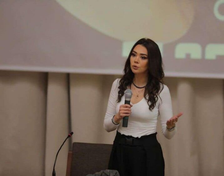 Deputatlar da Oksanadan danışdılar – “Molla gətirin, nağıllar oxusun” Deputatlar da Oksanadan danışdılar – “Molla gətirin, nağıllar oxusun”