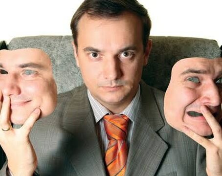 “Münafiqlər sözlərindəki əyrilikdən və dillərinin ucbatından bəlli olur…”
