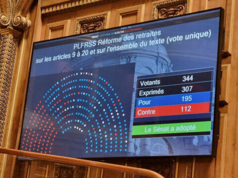 Fransa Senatı əhalinin etirazlarına baxmayaraq, pensiya islahatını təsdiqləyib