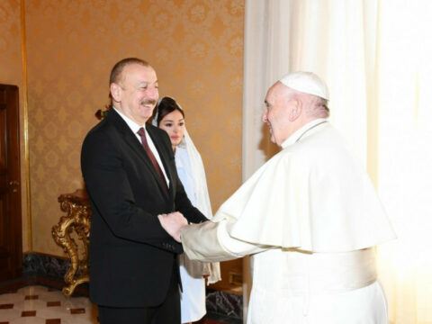 Azərbaycan Prezidenti ölkəmizdəki multikultural mühitə verdiyi yüksək qiymətə görə Roma Papasına təşəkkür edib