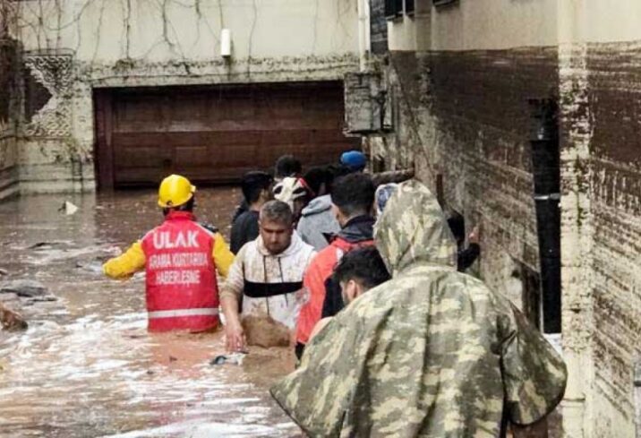 Adıyaman və Şanlıurfada daşqınlar nəticəsində 10 nəfər həlak olub Adıyaman və Şanlıurfada daşqınlar nəticəsində 10 nəfər həlak olub