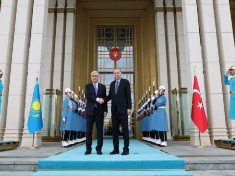 Ərdoğan Tokayevlə görüşüb