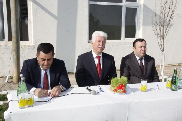 Rafiq Cəlilov sakinlərlə görüş keçirib Rafiq Cəlilov sakinlərlə görüş keçirib