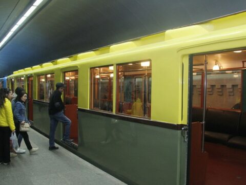 Bakı metrosunda retro vaqonlar nümayiş etdirilir