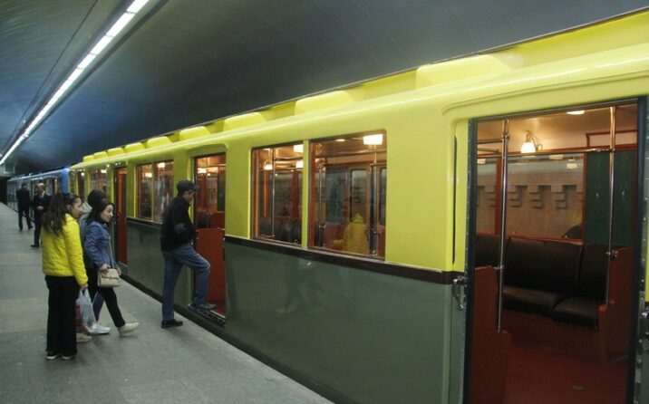 Bakı metrosunda retro vaqonlar nümayiş etdirilir Bakı metrosunda retro vaqonlar nümayiş etdirilir