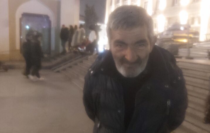 Siyavuş Aslanın səfil həyat yaşayan oğlu: “Atam o vaxt demişdi ki…” Siyavuş Aslanın səfil həyat yaşayan oğlu: “Atam o vaxt demişdi ki…”