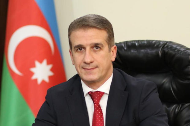 Əli Əlizadə: “Xarici nümayəndələr bu qanunsuzluğa niyə susurlar?” Əli Əlizadə: “Xarici nümayəndələr bu qanunsuzluğa niyə susurlar?”