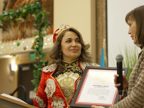 Senator Azərbaycan Evinə sertifikat verdi