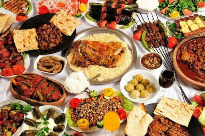 Ötən ay Azərbaycanda kafe və restoranlara 124.9 milyon manat xərclənib Ötən ay Azərbaycanda kafe və restoranlara 124.9 milyon manat xərclənib