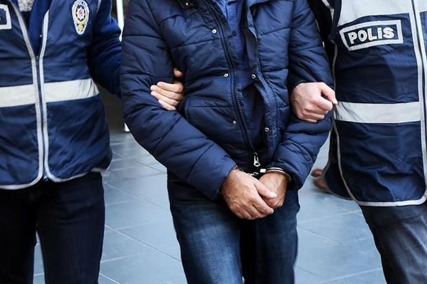 Zəlzələdə dağılan binaları tikən 317 nəfər həbs olunub Zəlzələdə dağılan binaları tikən 317 nəfər həbs olunub
