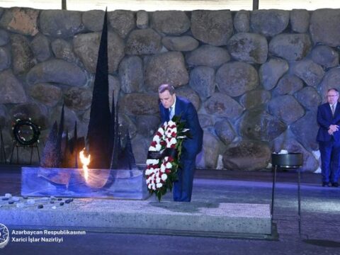 Azərbaycanın XİN rəhbəri Holokost Memorial Kompleksini ziyarət edib