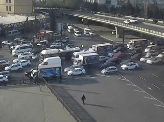 Bakıda 170-dən çox avtobus TIXACDA qalıb Bakıda 170-dən çox avtobus TIXACDA qalıb