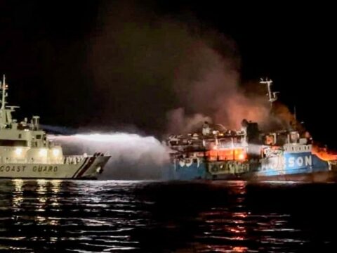 Filippində gəmidə yanğın olub, azı 12 nəfər ölüb