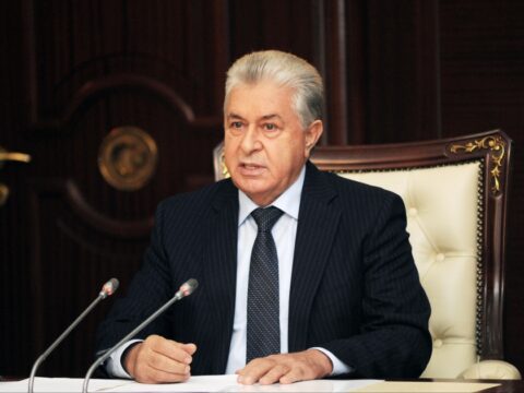 Dini təhsilin pullu olması ciddi problemlər yaradıb 
